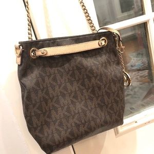 Michael Kor’s chain shoulder bag